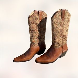 Beautiful Vero Cuoio leather&tapestry boots, sz9, in excellent condition…